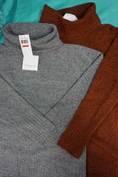 28pc-womens-beachlunchlounge-sweaters-overstocks-26000t-lc-e-2-4.jpg