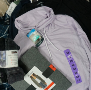 wholesale_clothing_and_accessories_pallets_6_22_23_35__17361.jpg